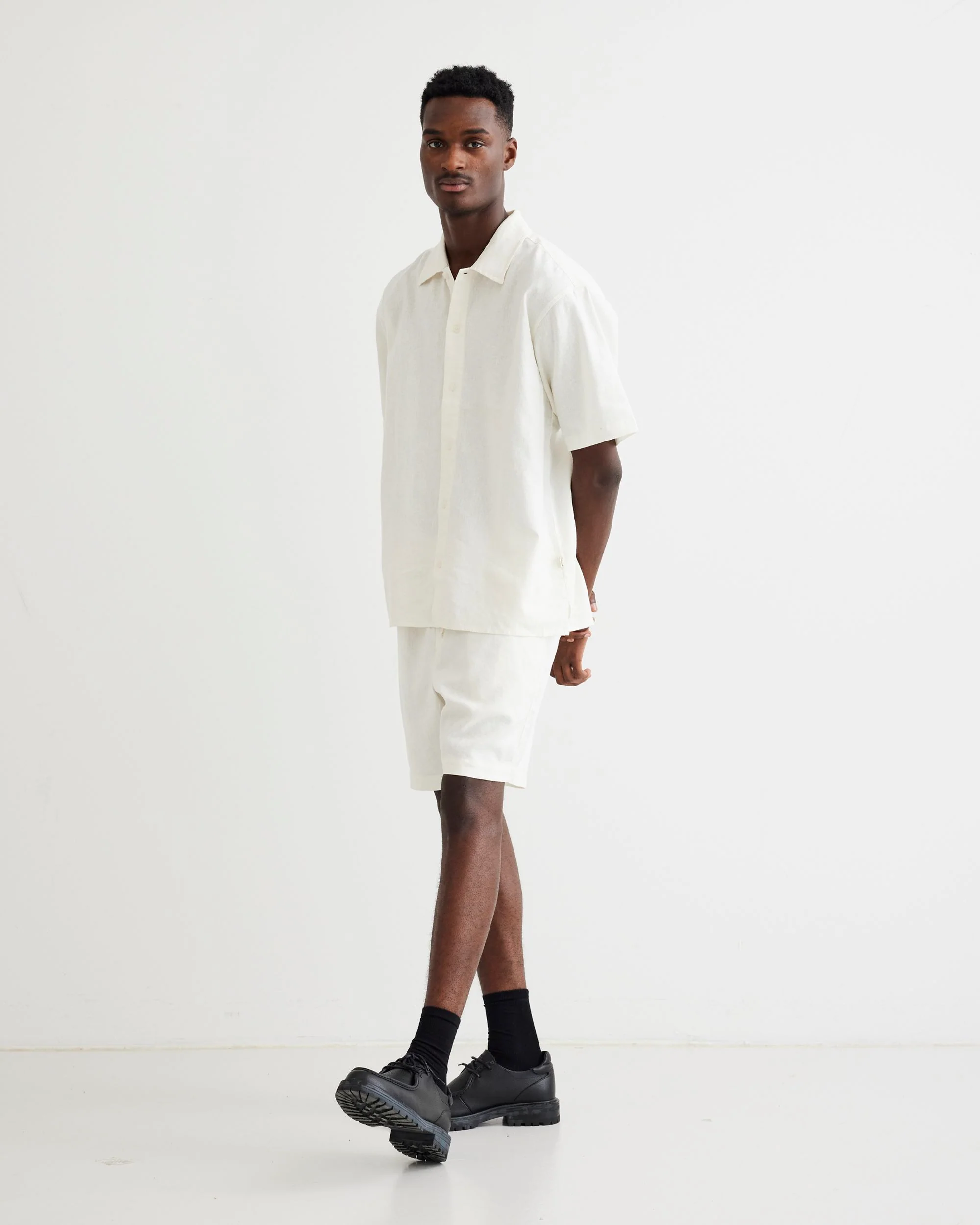 WBBanks Linen Shirt - Image 4